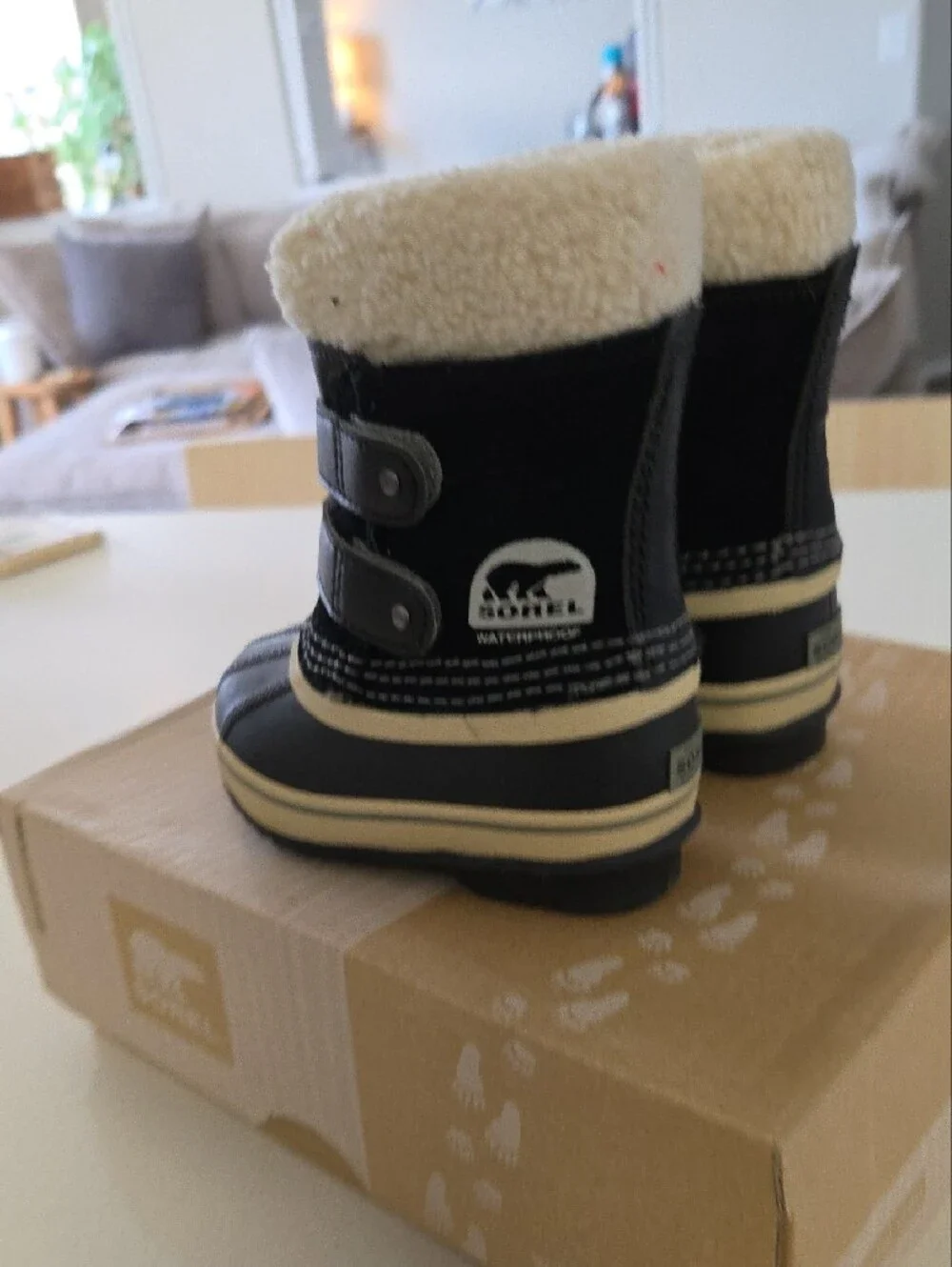 Sorel Kids Black Winter Boots with Cream Faux-Shearling Cuff